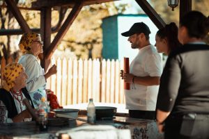 Cum să integrezi AR / VR în videoclipuri promoționale pentru experiențe memorabile